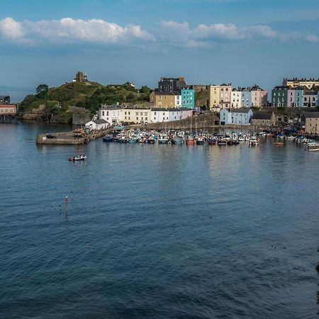 Dragons Den - 2 Bedroom Apartment - Tenby Bagian luar foto
