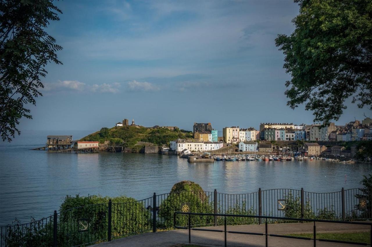 Dragons Den - 2 Bedroom Apartment - Tenby Bagian luar foto