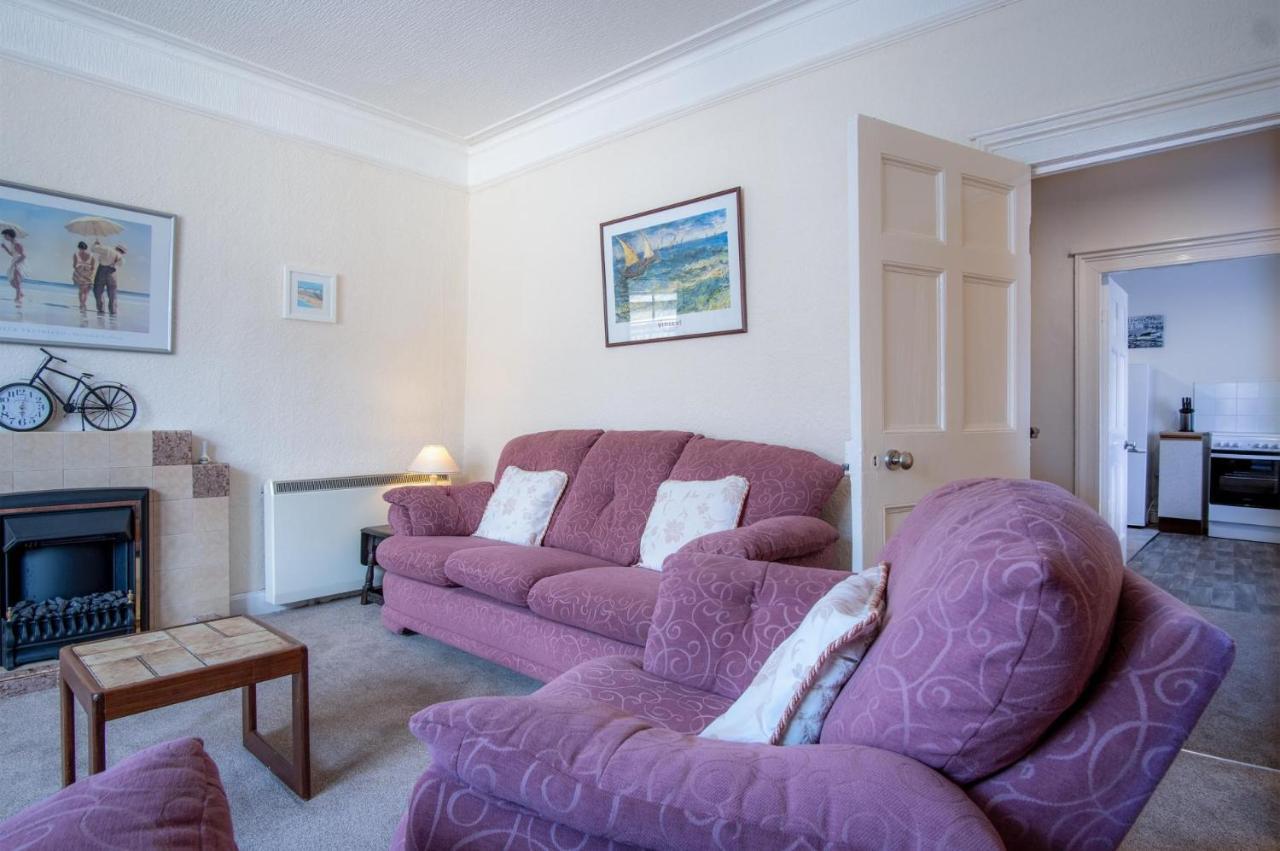Dragons Den - 2 Bedroom Apartment - Tenby Bagian luar foto