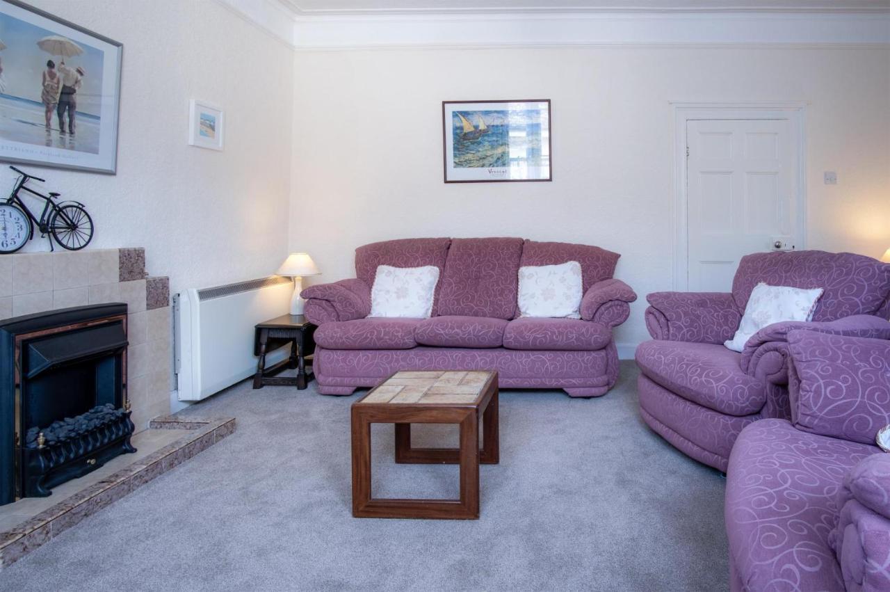Dragons Den - 2 Bedroom Apartment - Tenby Bagian luar foto