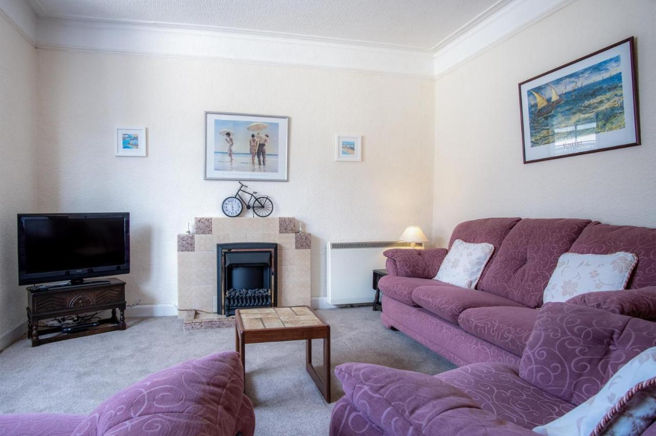 Dragons Den - 2 Bedroom Apartment - Tenby Bagian luar foto